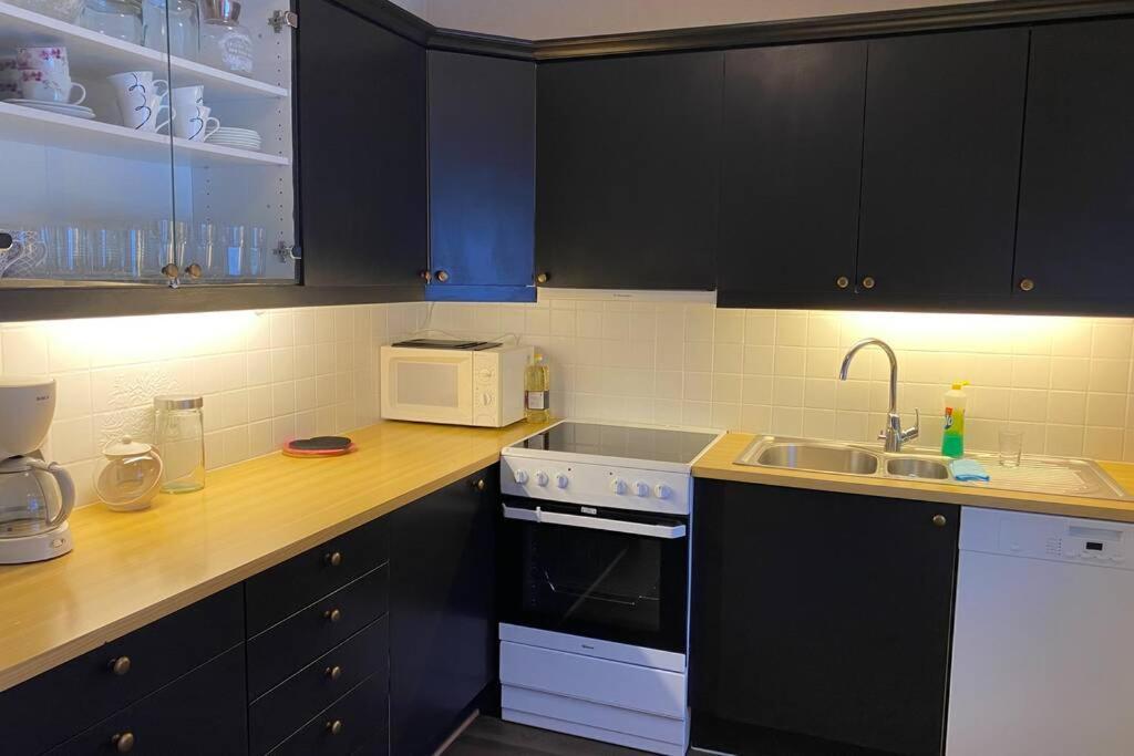 Koselig Hus Til Leie Pa Stokmarknes I Vesteralen Exterior foto